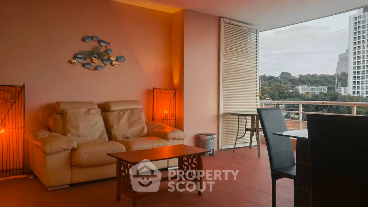 picture 3-BR 212 Sqm Condo For Sale At Executive Residence 4 ð Phratamnak (ID 2343116) - 22/23