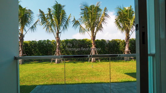 🛏️ Studio - 🛁 1 ห้องน้ำ - 🏙️ Pool View - 🌏 ชื่อชาวต่างชาติ - 🏢 The Coral Pattaya - รหัส: CORAL01