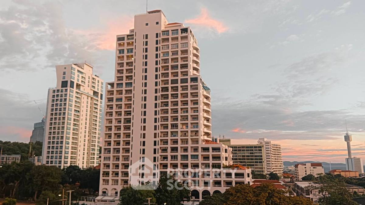 picture 3-BR 212 Sqm Condo For Sale At Executive Residence 4 ð Phratamnak (ID 2343116) - 19/23