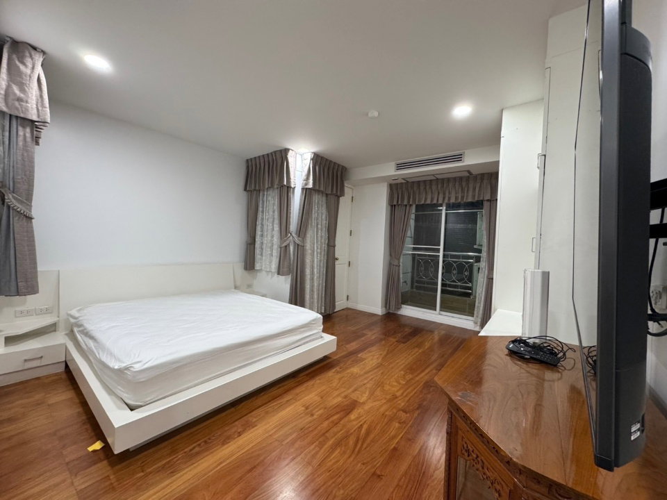 รูป For Rent Baan Thanon Sarasin ตกแต่งครบ 2 ห้องนอน เฟอร์นิเจอร์ครบ พร้อมเข้าอยู่ ใกล์ BTS ราชดำริRW007014 - รูปที่ 8/12