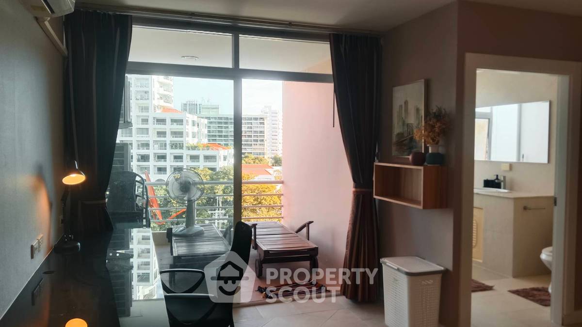 picture 3-BR 212 Sqm Condo For Sale At Executive Residence 4 ð Phratamnak (ID 2343116) - 17/23