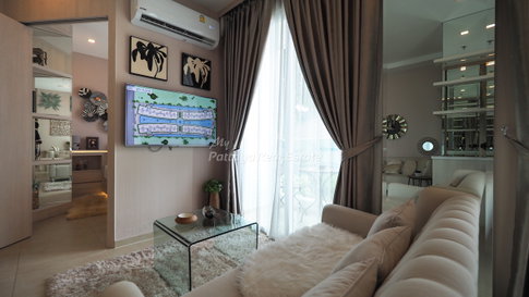 🛏️ 2 ห้องนอน - 🛁 2 ห้องน้ำ - 🏙️ City View - 🌏 ชื่อชาวต่างชาติ - 🏢 Marina Golden Bay Pattaya - รหัส: MGB02