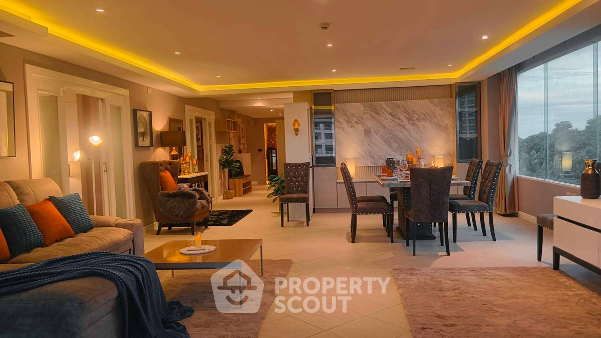 picture 3-BR 212 Sqm Condo For Sale At Executive Residence 4 ð Phratamnak (ID 2343116) - 5/23
