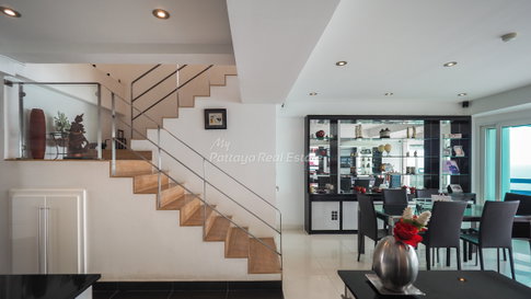 🛏️ 3 ห้องนอน - 🛁 3 ห้องน้ำ - 🏙️ Sea View - 🌏 ชื่อชาวต่างชาติ - 🏢 Jomtien Plaza Condotel Pattaya - รหัส: JPC06