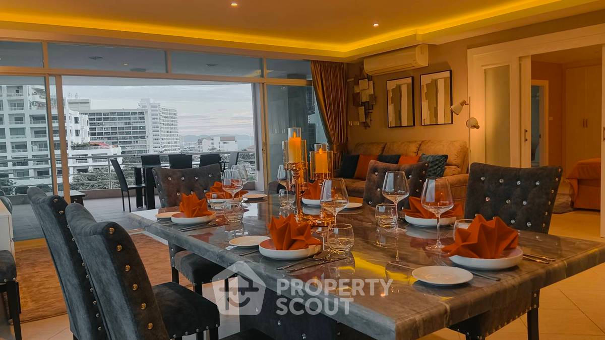 picture 3-BR 212 Sqm Condo For Sale At Executive Residence 4 ð Phratamnak (ID 2343116) - 3/23