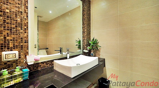 🛏️ Studio - 🛁 1 ห้องน้ำ - 🏙️ Sea View - 🌏 ชื่อชาวต่างชาติ - 🏢 Cosy Beach View Pattaya - รหัส: COSYB31
