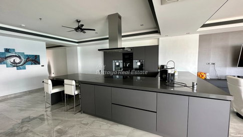 🛏️ 3 ห้องนอน - 🛁 3 ห้องน้ำ - 🏙️ Sea View - 🌏 ชื่อชาวต่างชาติ - 🏢 View Talay 7 Jomtien Beach Condominium - รหัส: VT706