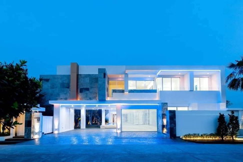 ขายบ้านหรู style modern luxury หมู่บ้านเวิลด์คลับแลนด์ หางดง-เชียงใหม่ ไม่รวมเฟอร์นิเจอร์ T.0946511456