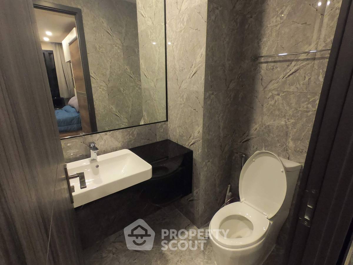 picture 1-BR At 44th Floor, Ashton Asoke, 70m to MRT Sukhumvit (ID 548578) - 8/14