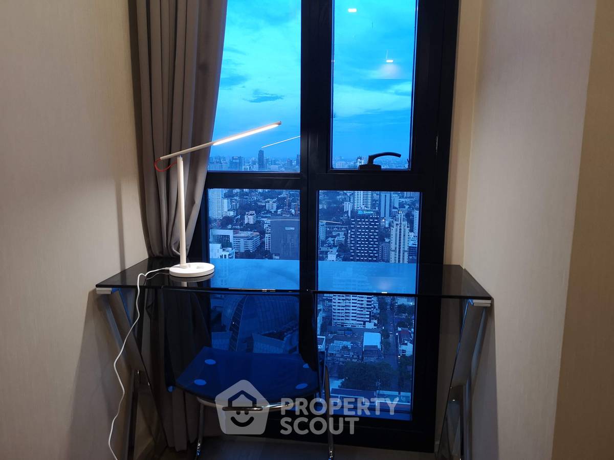 picture 1-BR At 44th Floor, Ashton Asoke, 70m to MRT Sukhumvit (ID 548578) - 11/14