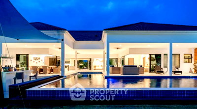 Houses for sale Petchburi : Pet-Friendly 3-BR Villa 160 Sqm, St Georges Park (The Venezia) (ID 1831776)