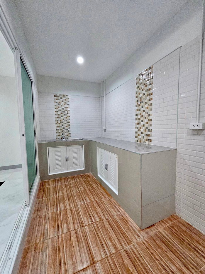 รูป ทาวน์โฮม 3 ชั้น หมู่บ้านเพลินวิภา ใกล้เลียบด่วนเอกมัย-รามอินทรา รถไฟฟ้าสีชมพู ถนนนวลจันทร์ , ถนนรามอินทรา40 ใกล้โรงพยาบาล โรงเรียน - รูปที่ 8/21