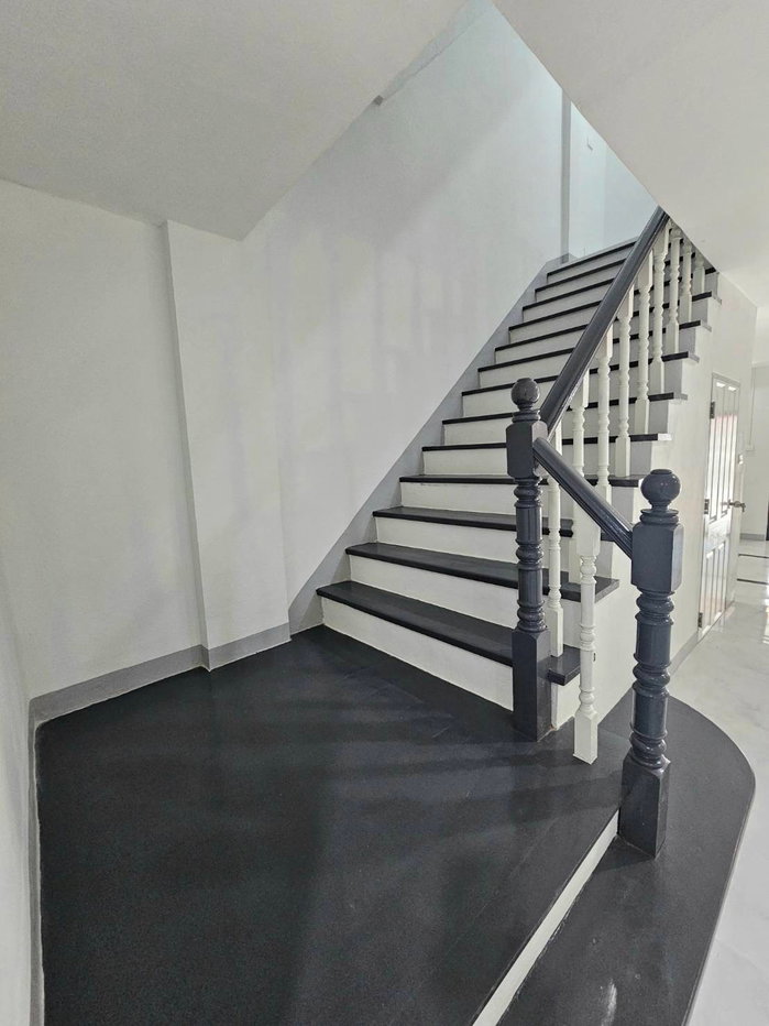 รูป ทาวน์โฮม 3 ชั้น หมู่บ้านเพลินวิภา ใกล้เลียบด่วนเอกมัย-รามอินทรา รถไฟฟ้าสีชมพู ถนนนวลจันทร์ , ถนนรามอินทรา40 ใกล้โรงพยาบาล โรงเรียน - รูปที่ 9/21
