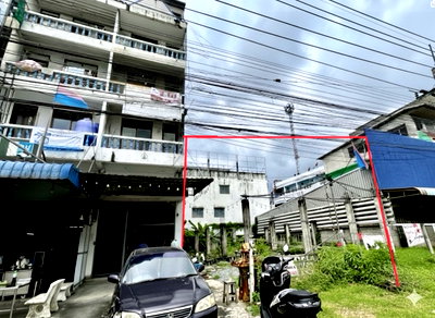 ขายที่ดิน : ที่ดินเปล่าทำเลทอง 57 ตารางวา ติดถนนพุทธมณฑลสาย 2 (ฝั่งเพชรเกษม) | ใกล้ถนนเพชรเกษมเพียง 250 เมตร | เหมาะสำหรับลงทุน ทำอาคารพาณิชย์ หรือที่อยู่อาศัย