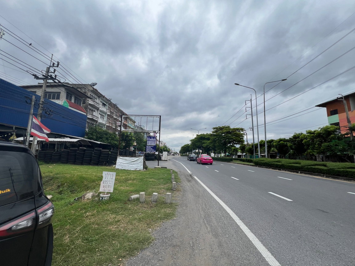 รูป ที่ดินเปล่าทำเลทอง 57 ตารางวา ติดถนนพุทธมณฑลสาย 2 (ฝั่งเพชรเกษม) | ใกล้ถนนเพชรเกษมเพียง 250 เมตร | เหมาะสำหรับลงทุน ทำอาคารพาณิชย์ หรือที่อยู่อาศัย - รูปที่ 5/10