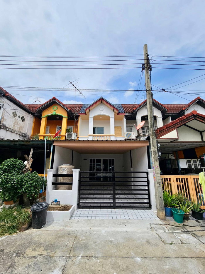 รูป ทาวน์เฮาส์ รีโนเวทใหม่ หมู่บ้าน อรุณธร สุขาภิบาล5 ซอย45 แขวงออเงิน เขตสายไหม แถมเฟอร์นิเจอร์ พร้อมอยู่ - รูปที่ 2/21
