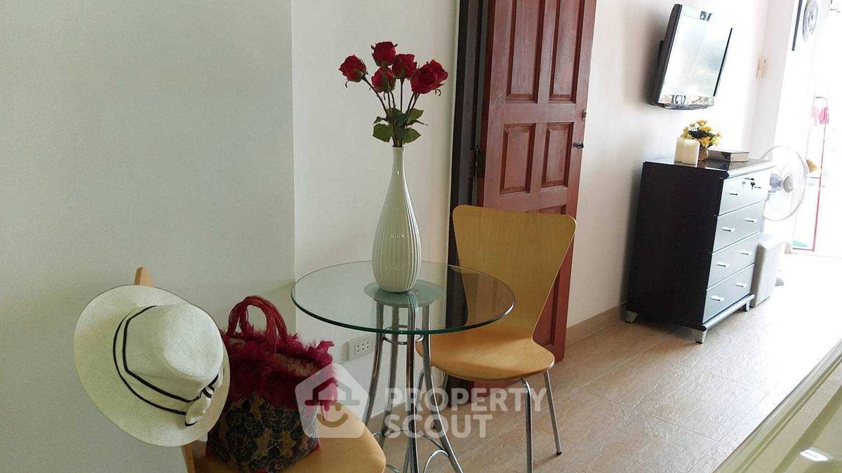 picture 1-BR Condo For Rent Nordic Residence, Phratamnak near Pattaya (ID 1104042) - 4/8