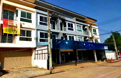 Shophouses for sale Muang Chachoengsao Chachoengsao : Commercial building for sale in Chachoengsao Province, Ban Mai Subdistrict, Mueang District, 80 sq m, 20.5 sq wa