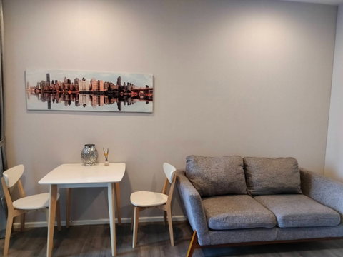 Condo for rent Whizdom Essence near BTS Punnawithi 250m.