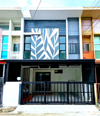 ทาวน์โฮม สวนสัตว์ซาฟารีเวิลด์ : ทาวน์โฮม2ชั้น รีโนเวทใหม่ แถมเฟอร์นิเจอร์ หมู่บ้าน ไอดีไซน์ วงแหวน-รามอินทรา  ถ.เลียบคลองสอง คลองสามวา พร้อมอยู่ ทำเลดี ใกล้รถไฟฟ้า ทางด่วน