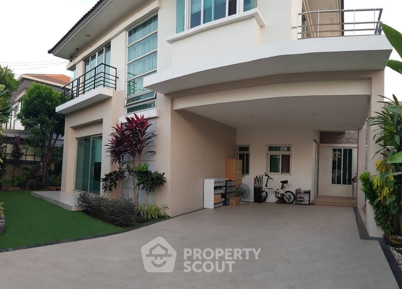 Houses for sale : Pet-Friendly 4-BR House For Sale, Life Bangkok Boulevard Ramintra 23 (ID 1899610)