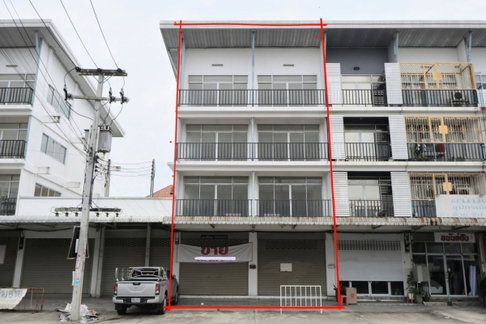 ขายด่วนตึกแถว 3 ชั้น ห้องมุมถนน ในตลาดคลองสี่เมืองใหม่ ทำเลทองสำหรับการค้า 50 ตรว
