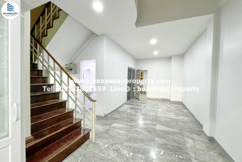 รูป ให้เช่า ทาวน์เฮ้าส์ 4 ชั้น ซอยพัฒนาการ 44 ใกล้ ม.เกษมบัณฑิต - รูปที่ 2/11