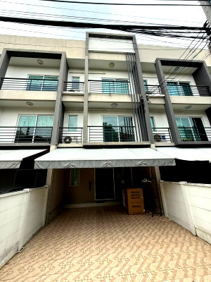 บ้านเดี่ยวให้เช่า : S04-0056  ให้เช่าทาวน์โฮม โครงการบ้านกลางเมือง สุขุมวิท 77