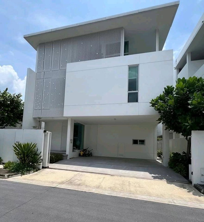 บ้านเดี่ยวให้เช่า : Luxury House VIVE Eakkama Ramintra with private Lift for RENT