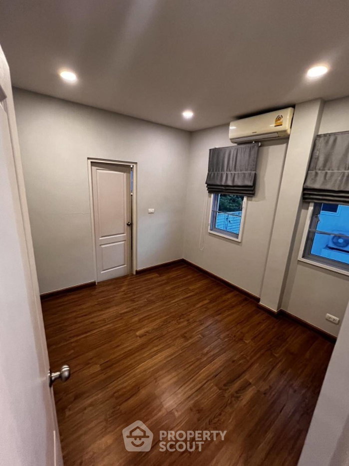 รูป บ้าน 4 ห้องนอน ขาย ใน เซนโทร รามอินทรา 109 ใกล้บางชัน (ID 1594892) - รูปที่ 14/28