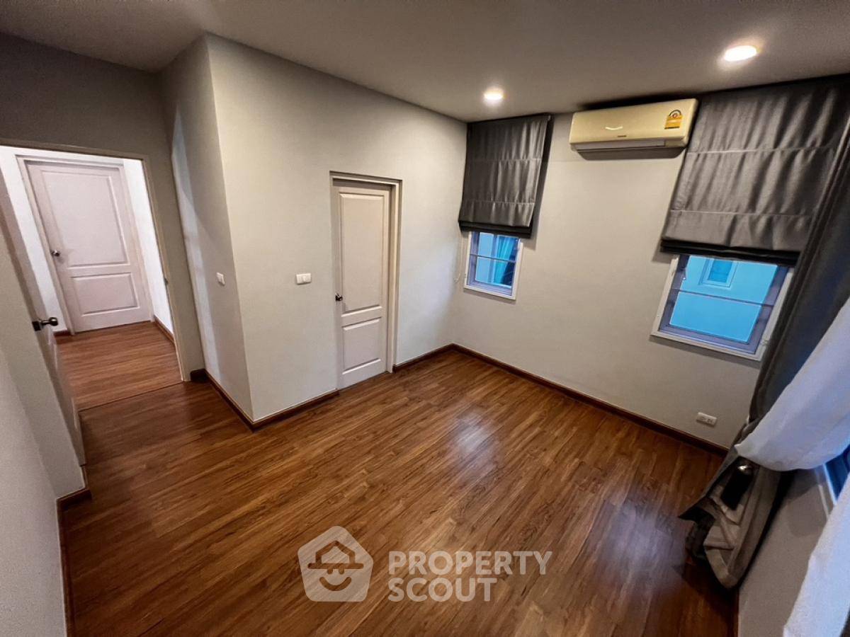 รูป บ้าน 4 ห้องนอน ขาย ใน เซนโทร รามอินทรา 109 ใกล้บางชัน (ID 1594892) - รูปที่ 16/28