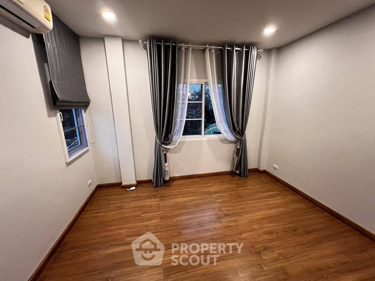 รูป บ้าน 4 ห้องนอน ขาย ใน เซนโทร รามอินทรา 109 ใกล้บางชัน (ID 1594892) - รูปที่ 10/28