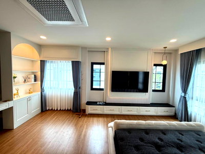 Houses for rent Samut Prakarn : House for rent The Centro Bangna, ready to move in. If interested, contact Line @goodmanpro or call 0999029192.