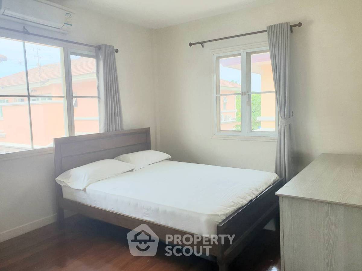 รูป บ้านให้เช่า 4 ห้องนอน 350 ตร.ม. ย่านดอกไม้ พรเวศ กรุงเทพมหานคร (ID 880953) - รูปที่ 24/35