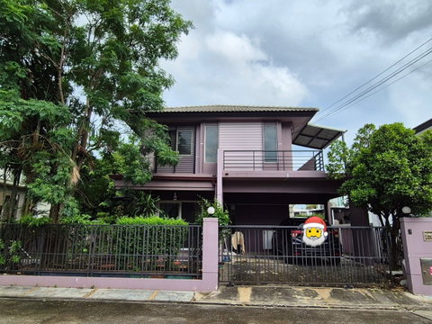 🌳 ให้เช่าบ้านเดี่ยว 2 ชั้น หมู่บ้านปาริชาต ลาดกระบัง ซอยคุ้มเกล้า 11 3 ห้องนอน 2 ห้องน้ำ บ้านพร้อมอยู่ บรรยากาศร่มรื่น เพื่อนบ้านดี