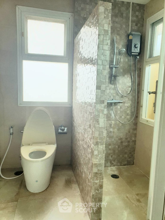 รูป บ้านให้เช่า 4 ห้องนอน 350 ตร.ม. ย่านดอกไม้ พรเวศ กรุงเทพมหานคร (ID 880953) - รูปที่ 33/35