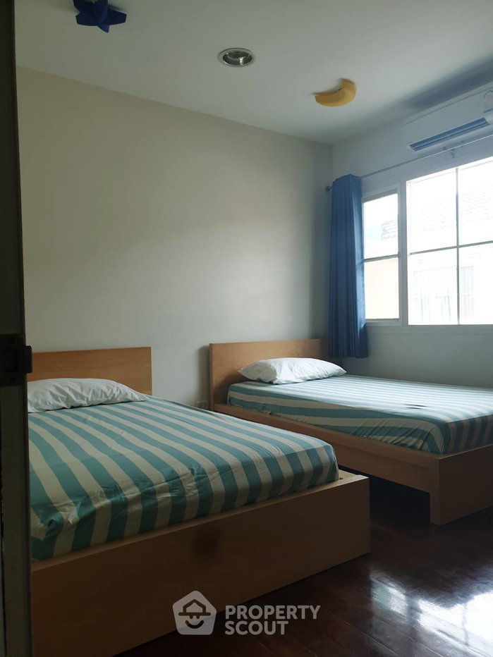 รูป บ้านให้เช่า 4 ห้องนอน 350 ตร.ม. ย่านดอกไม้ พรเวศ กรุงเทพมหานคร (ID 880953) - รูปที่ 25/35