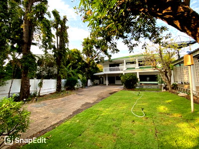 บ้านเดี่ยวให้เช่า :  ให้เช่าบ้านเดี่ยวหรู หมู่บ้านปัญญา พัฒนาการ 30 สวนหลวง  เนื้อที่ 940 ตร.ม.  พื้นที่ใช้สอย 330 ตร.ม.  • บ้าน 2 หลัง 5 ห้องนอน 6 ห้องน้ำ