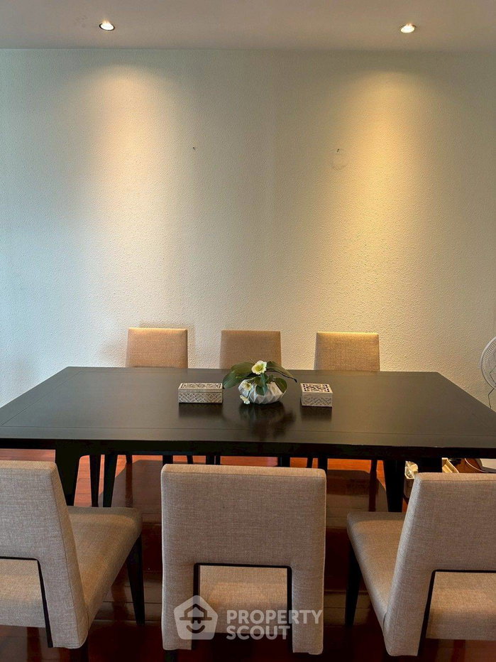 picture 2-BR 140 Sqm At 27th Floor, President Place Near BTS Chit Lom (ID 2353592) - 18/22