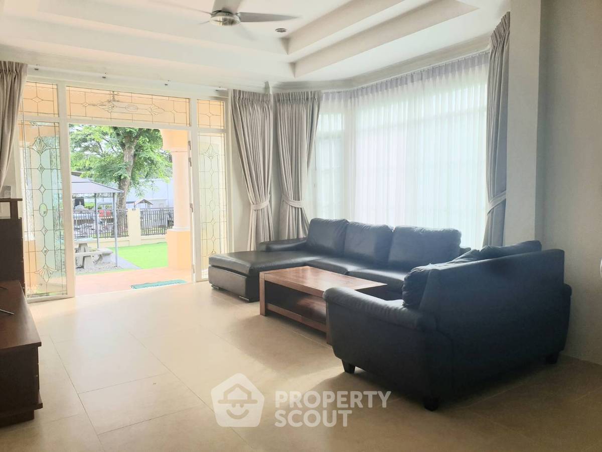 รูป บ้านให้เช่า 4 ห้องนอน 350 ตร.ม. ย่านดอกไม้ พรเวศ กรุงเทพมหานคร (ID 880953) - รูปที่ 11/35
