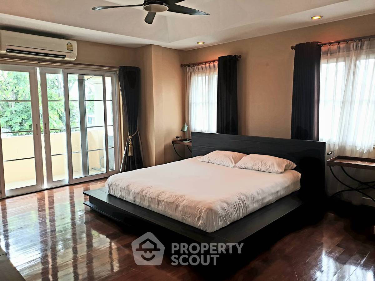รูป บ้านให้เช่า 4 ห้องนอน 350 ตร.ม. ย่านดอกไม้ พรเวศ กรุงเทพมหานคร (ID 880953) - รูปที่ 29/35