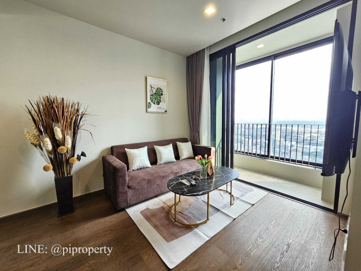 High floor river view 1Bedroom unit for rent in Ideo Q Sukhumvit 36. Thonglor - Rama 4 lifestyle. Ready for moving in.