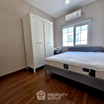 Townhouses for sale Chiang Mai Airport : 4-BR Townhouse 325 Sqm For Sale Near Chiang Mai International Airport (ID 2036082)