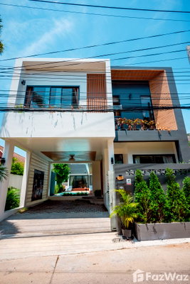 Houses for sale Wiset Road Phuket : 4 Bedroom Villa for sale in Rawai, Phuket  1875082