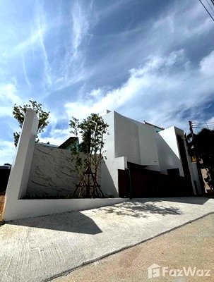 Houses for sale Wiset Road Phuket : 3 Bedroom Villa for sale in Rawai, Phuket  1736418