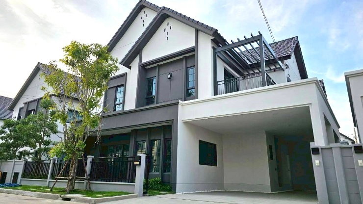 Houses for sale : House for Sale 🔥🔥 Special Price at Centro Bangna MD-25084719 Best Price