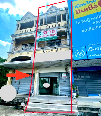 อาคารพาณิชย์ แอร์พอร์ต ลิงค์  ลาดกระบัง : 🚨 ด่วน! ตึกพร้อมอยู่ / พร้อมรวย! อาคารพาณิชย์ 3.5 ชั้น ติดถนนร่มเกล้า หน้าหมู่บ้านรุ่งกิจวิลล่า 7