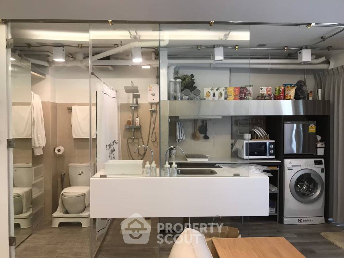 picture 1-BR Condo For Sale, Lumpini Place Narathiwas Ratchanakarin (ID 1173614) - 2/5