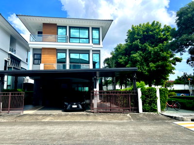 บ้านแฝด ลาดพร้าว 107 : ขายบ้านแฝด 3 ชั้น ศุภาลัย เอสเซ้นส์ ลาดพร้าว | บ้านสวยหลังใหญ่ พื้นที่ใช้สอยกว่า 330 ตร.ม. ตกแต่งพรีเมียมทั้งหลัง ทำเลศักยภาพ ใจกลางลาดพร้าว