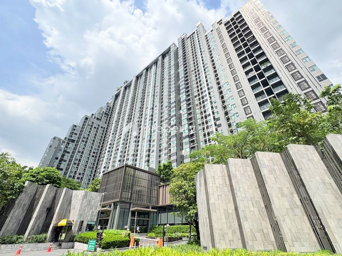 Life Sathorn Sierra